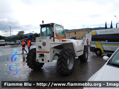 Merlo Turbofarmer
Confederazione Nazionale Misericordie d'Italia
UGEM
Ufficio Gestione Emergenze di Massa
Supporto Logistico
Parole chiave: Merlo Turbofarmer