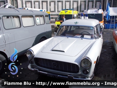 Lancia Flaminia 
Pubblica Assistenza Croce Verde Alessandria (AL)
Allestita Fissore Unico esemplare trasformato in ambulanza
Veicolo immatricolato nel 1961 come auto aziendale presso 
lo stabilimento Lancia di Torino, veniva  trasformata in
ambulanza dalla Carrozzeria Fissore di Savigliano per essere adibita a mezzo 
di soccorso all'interno dello stabilimento Lancia.
Automezzo esposto a Firenze - Piazza del Duomo 
in occasione della manifestazione "D'epoca 770" organizzata dalla
Misericordia di Firenze.
Parole chiave: Lancia Flaminia_D'epoca770