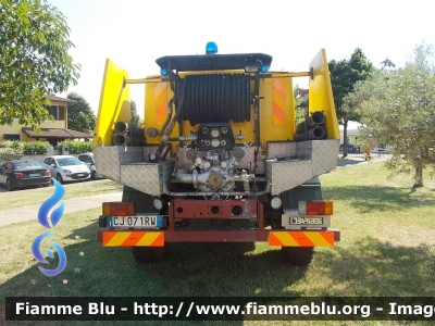 Iveco Om 75
VAB
Volontari Antincendio Boschivi
Sezione Uzzano (PT)
CODICE AUTOMEZZO: 67
Parole chiave: Iveco Om_75