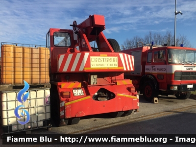 Fiat 697NP
Vigili del Fuoco
Comando Provinciale di Pistoia
Autogrù da 16 ton allestimento Cristianini
VF 10745
Parole chiave: Fiat 697NP VF10745 Santa_Barbara_2017