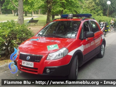 Fiat Sedici
Vigili del Fuoco
Comando Provinciale di Firenze
VF 24140
Vicolo attrezzato con Dae ed attrezzatura Saf
Scorta al Giro d'Italia 2015
Montecatini Terme

Parole chiave: Fiat Sedici_I_Girod'Italia2015