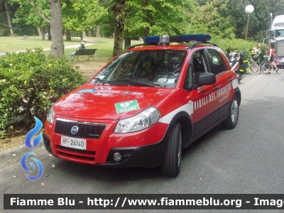 Fiat Sedici
Vigili del Fuoco
Comando Provinciale di Firenze
VF 24140
Vicolo attrezzato con Dae ed attrezzatura Saf
Scorta al Giro d'Italia 2015
Montecatini Terme

Parole chiave: Fiat Sedici_I_Girod'Italia2015