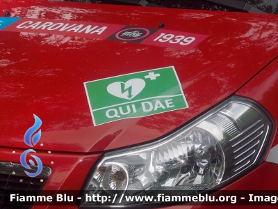 Fiat Sedici
Vigili del Fuoco
Comando Provinciale di Firenze
VF 24140
Vicolo attrezzato con Dae ed attrezzatura Saf
Scorta al Giro d'Italia 2015
Montecatini Terme
Particolare Dae

Parole chiave: Fiat Sedici_I_Girod'Italia2015