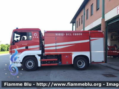 Man TGS 18.320 I serie
Vigili del Fuoco
Comando Provinciale di Pistoia
Distaccamento Permanente di Montecatini Terme
AutoBottePompa allestimento Bai
VF 28919
Parole chiave: Man TGS_18.320_Iserie VF28919