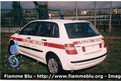 Fiat Stilo II serie
Polizia Municipale 
Comune di Pontedera (PI)
Allestita Giorgetti Car
CODICE AUTOMEZZO: 1
Si ringrazia il titolare dell'azienda
Giorgetti Car per la disponibilita' dimostrata. 
Parole chiave: Fiat Stilo_II