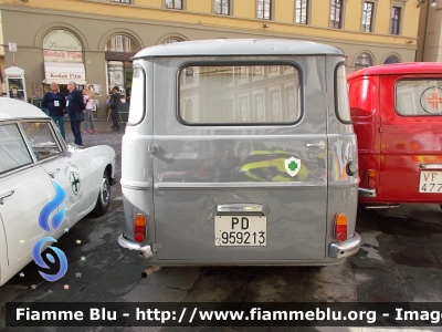 Alfa Romeo Romeo
Pia Opera Croce Verde Di Padova (PD)
Automezzo esposto a Firenze - Piazza del Duomo 
in occasione della manifestazione "D'epoca 770" organizzata dalla
Misericordia di Firenze.
Parole chiave: Alfaromeo_Romeo_1