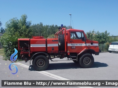 Bremach Fauno 4x4
Vigili del Fuoco
Comando Provinciale di Pistoia (PT)
Distaccamento di Montecatini Terme
Allestimento Rampini RBT 850
VF 17633
Parole chiave: Bremach Fauno_4x4