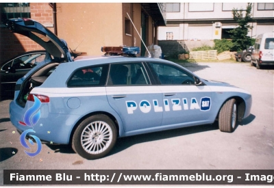 Alfa Romeo Alfa 159 Sportwagon
Polizia Stradale
in servizio sulla SAT
Veicolo in allestimento
POLIZA F5676
Allestita Giorgetti Car
Si ringrazia il titolare dell'azienda Giorgetti Car per la disponibilita' dimostrata. 


Parole chiave: AlfaRomeo Alfa159_Sorttwagon