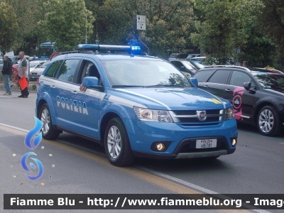 Fiat Freemont
Polizia di Stato
Polizia Stradale
POLIZIA H8781
Scorta al Giro d'Italia 2015
Montecatini Terme
Parole chiave: Fiat Freemont Giro_Italia_2015