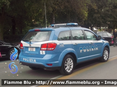 Fiat Freemont
Polizia di Stato
Polizia Stradale
POLIZIA H8781
Scorta al Giro d'Italia 2015
Montecatini Terme
Parole chiave: Fiat Freemont Giro_Italia_2015