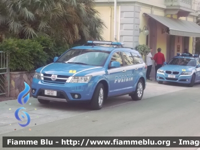 Fiat Freemont
Polizia di Stato
Polizia Stradale
POLIZIA H8781
Scorta al Giro d'Italia 2015
Montecatini Terme
Parole chiave: Fiat Freemont Giro_Italia_2015