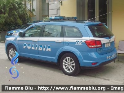 Fiat Freemont
Polizia di Stato
Polizia Stradale
POLIZIA H8789
Scorta al Giro d'Italia 2015
Montecatini Terme
Parole chiave: Fiat Freemont Giro_Italia_2015