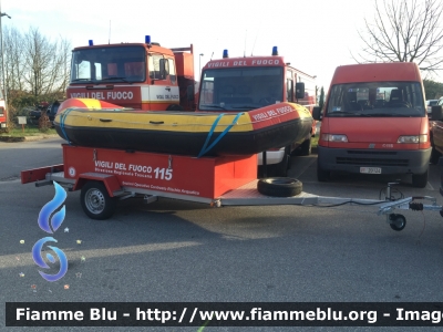 Carrello
Vigili del Fuoco
Comando Provinciale di Pistoia
Nucleo Salvamento Acquatico
VF R04121
Parole chiave: VFR04121 Santa_Barbara_2017