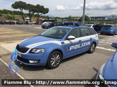 Skoda Octavia Wagon IV serie
Polizia di Stato
Polizia Stradale in servizio sulla rete autostradale di Autostrade per l'Italia
Seconda fornitura con la nuova livrea 
Allestite Focaccia
Decorazione Grafica Artlantis
POLIZIA M0418
Parole chiave: Skoda Ocatavia Wagon IV serie