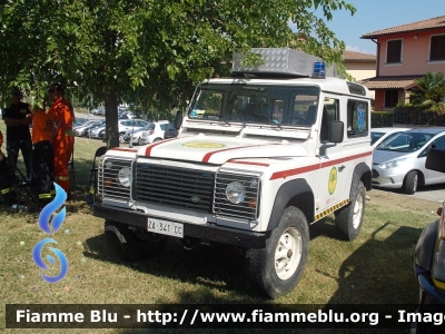 Land Rover Defender 90
VAB
Volontari Antincendio Boschivi
Sezione Uzzano (PT)
Versione con colorazione originale bianca
Successivamente riverniciato con colore giallo aziendale

Parole chiave: Landrover_90