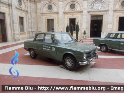 Alfa Romeo Giulia 1300Ti
Polizia di Stato
POLIZIA 36941
Parole chiave: AlfaRomeo Giulia_Ti