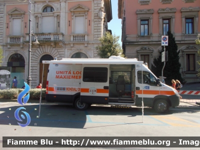 Iveco Daily IV serie restyle
Azienda USL 3 di Pistoia
Unità Logistica Maxiemergenze
Allestito AVS
CODICE AUTOMEZZO: LIMA 01
"Soccorso Sanitario Mondiali di Ciclismo 2013"
Montecatini Terme (PT)
Parole chiave: Iveco Daily_IVSerie