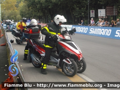 Piaggio MP3 Yourban
Vigili del Fuoco
In scorta al Mondiale di Ciclismo 2013
Parole chiave: Piaggio MP3_Yourban