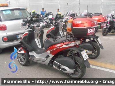 Piaggio MP3 Yourban
Vigili del Fuoco
Comando Provinciale di Firenze
VF A0032
VF A0033
Scorta al Giro d'Italia 2015
Montecatini Terme
Parole chiave: Piaggio Mp3_Yourban_Girod'Italia2015