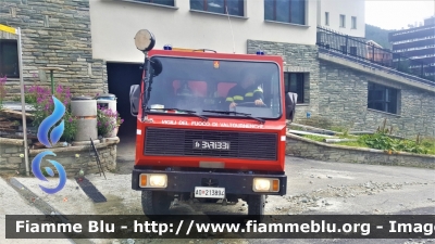 Baribbi 70 4x4
Vigili del Fuoco
Comando Provinciale di Aosta
Distaccamento Volontario di Valtournenche (AO)
Postazione di Breuil Cervinia
Parole chiave: Baribbi 70