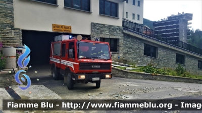 Baribbi 70 4x4
Vigili del Fuoco
Comando Provinciale di Aosta
Distaccamento Volontario di Valtournenche (AO)
Postazione di Breuil Cervinia
Parole chiave: Baribbi 70