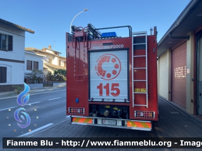 Iveco EuroCargo 140E25 IV serie
Vigili del Fuoco
Comando Provinciale di Pavia
Distaccamento Volontario di Garlasco
AutoPompaSerbatoio  
Allestimento Fortini
VF 29235
