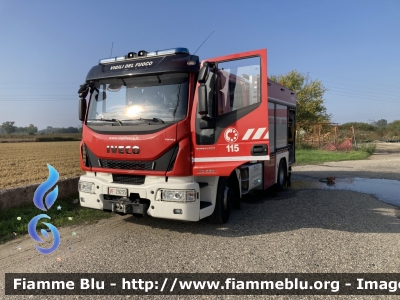 Iveco EuroCargo 140E25 IV serie
Vigili del Fuoco
Comando Provinciale di Pavia
Distaccamento Volontario di Garlasco
AutoPompaSerbatoio 
Allestimento Fortini
VF 29235
