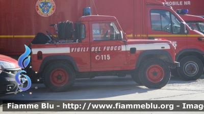 Land Rover Defender 90
Vigili del Fuoco
Comando Provinciale di Pavia
Allestimento Divitec
VF 23857
Parole chiave: Land_Rover Defender_90 VF23857 Santa_Barbara_2018