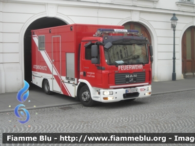 Man TGL 8.220 I serie
Österreich - Austria
Berufsfeuerwehr der Stadt Wien
Vigili del fuoco permanenti di Vienna
ATF -Carro Aria-
Allestimento Rosenbauer
W2400FW
Parole chiave: Man TGL_8.220_Iserie