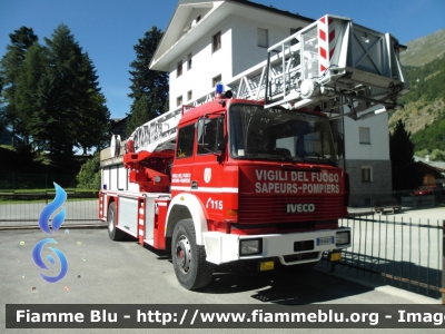 Vigili del Fuoco
Comando Provinciale di Aosta
Distaccamento Volontario di Valtournenche
AutoScala allestimento Camiva-Baribbi
EN 666 YC
EX VF 17314
