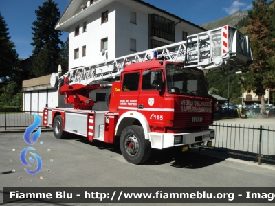 Iveco 190-26
Vigili del Fuoco
Comando Provinciale di Aosta
Distaccamento Volontario di Valtournenche
AutoScala allestimento Camiva-Baribbi
EN 666 YC
EX VF 17314
