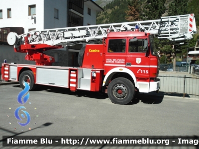 Iveco 190-26
Vigili del Fuoco
Comando Provinciale di Aosta
Distaccamento Volontario di Valtournenche
AutoScala allestimento Camiva-Baribbi
EN 666 YC
EX VF 17314
