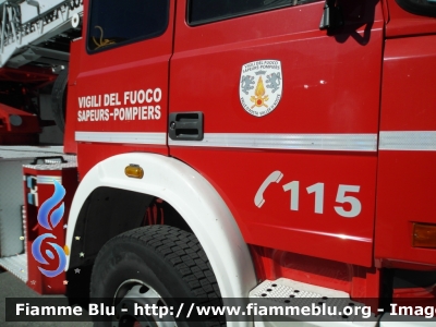 Iveco 190-26
Vigili del Fuoco
Comando Provinciale di Aosta
Distaccamento Volontario di Valtournenche
AutoScala allestimento Camiva-Baribbi
EN 666 YC
EX VF 17314
Parole chiave: Iveco 190-26 VF17314