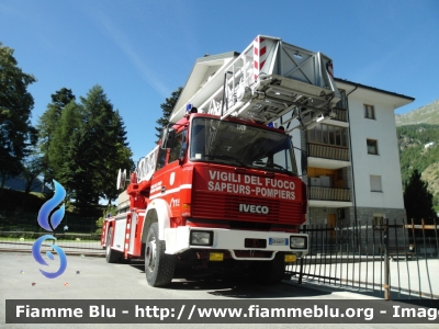 Iveco 190-26
Vigili del Fuoco
Comando Provinciale di Aosta
Distaccamento Volontario di Valtournenche
AutoScala allestimento Camiva-Baribbi
EN 666 YC
EX VF 17314
