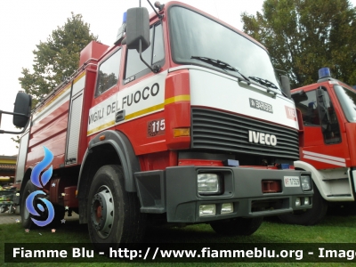 Iveco 190-26
Vigili del Fuoco
Comando Provinciale di Pavia
Distaccamento Volontario di Mede (PV)
AutoBottePompa allestimento Baribbi
VF 17329
