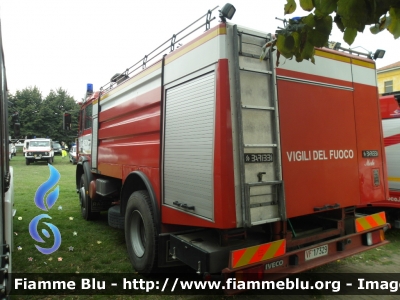 Iveco 190-26
Vigili del Fuoco
Comando Provinciale di Pavia
Distaccamento Volontario di Mede (PV)
AutoBottePompa allestimento Baribbi
VF 17329
