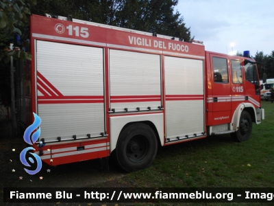 Iveco EuroFire 150E27 I serie
Vigili del Fuoco
Comando Provinciale di Pavia
Distaccamento Volontario di Mede (PV)
AutoPompaSerbatoio allestimento Iveco-Magirus 
VF 18456
