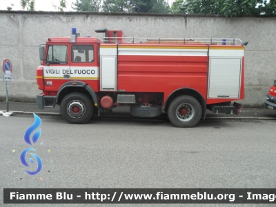 Iveco 190-26
Vigili del Fuoco
Comando Provinciale di Pavia
Distaccamento Volontario di Mede (PV)
AutoBottePompa allestimento Baribbi
VF 17329
Parole chiave: Iveco 190-26 VF17329