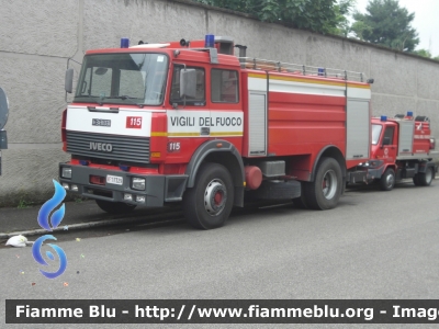 Iveco 190-26
Vigili del Fuoco
Comando Provinciale di Pavia
Distaccamento Volontario di Mede (PV)
AutoBottePompa allestimento Baribbi
VF 17329
Parole chiave: Iveco 190-26 VF17329