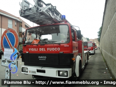 Iveco 140-19
Vigili del Fuoco
Comando Provinciale di Pavia
Distaccamento Volontario di Mortara (PV)
AutoScala allestimento Magirus
VF 26806
Parole chiave: Iveco 140-19 VF26806