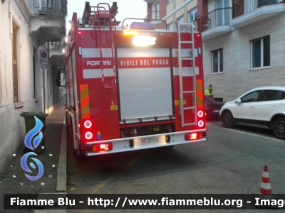 Iveco EuroCargo 150E25 III serie
Vigili del Fuoco
Comando Provinciale di Pavia
Distaccamento volontario di Mortara (PV)
Autopompa Serbatoio allestimento Fortini
VF 27114
