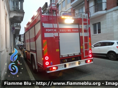 Iveco EuroCargo 150E25 III serie
Vigili del Fuoco
Comando Provinciale di Pavia
Distaccamento volontario di Mortara (PV)
Autopompa Serbatoio allestimento Fortini
VF 27114
