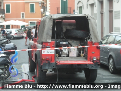 Land Rover Defender 90
Vigili del Fuoco
Comando Provinciale di Savona
Distaccamento Permanente di Albenga
Modulo AIB Allestimento BAI Tecnica
VF 22435
