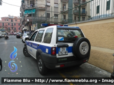 Land Rover Freelander I serie
Polizia Municipale Alassio (SV)
Parole chiave: Land-Rover Freelander_Iserie