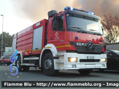 Mercedes-Benz Atego 1828 I serie
Vigili del Fuoco
Comando Provinciale di Pavia
AutoBottePompa allestimento BAI
VF 22990

*Incendio ditta smaltimento rifiuti Eredi Bertè Mortara 2017*
Parole chiave: Mercedes Benz Atego_1828_Iserie VF22990