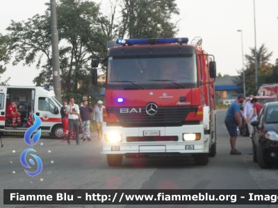 Mercedes-Benz Atego 1828 I serie
Vigili del Fuoco
Comando Provinciale di Pavia
AutoBottePompa allestimento BAI
VF 22990

*Incendio ditta smaltimento rifiuti Eredi Bertè Mortara 2017*
Parole chiave: Mercedes Benz Atego_1828_Iserie VF22990