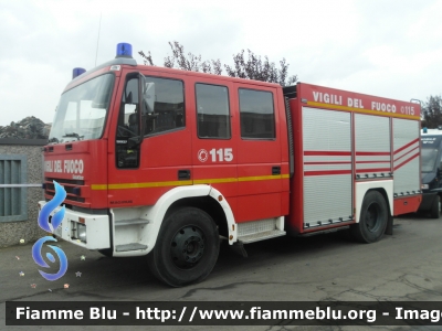 Iveco EuroFire 150E27 I serie
Vigili del Fuoco
Comando Provinciale di Pavia
Distaccamento Permanente di Vigevano (PV)
AutoPompaSerbatoio allestimento Iveco-Magirus
VF 18982

*Incendio ditta smaltimento rifiuti Eredi Bertè Mortara 2017*
Parole chiave: Iveco EuroFire_150E27_Iserie VF18982