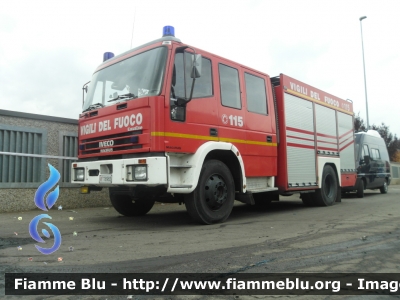 Iveco EuroFire 150E27 I serie
Vigili del Fuoco
Comando Provinciale di Pavia
Distaccamento Permanente di Vigevano (PV)
AutoPompaSerbatoio allestimento Iveco-Magirus
VF 18982

*Incendio ditta smaltimento rifiuti Eredi Bertè Mortara 2017*
Parole chiave: Iveco EuroFire_150E27_ VF18982