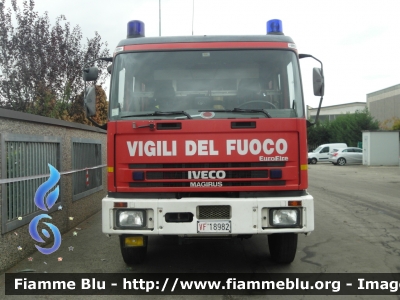 Iveco EuroFire 150E27 I serie
Vigili del Fuoco
Comando Provinciale di Pavia
Distaccamento Permanente di Vigevano (PV)
AutoPompaSerbatoio allestimento Iveco-Magirus
VF 18982

*Incendio ditta smaltimento rifiuti Eredi Bertè Mortara 2017*
Parole chiave: Iveco EuroFire_150E27_ VF18982