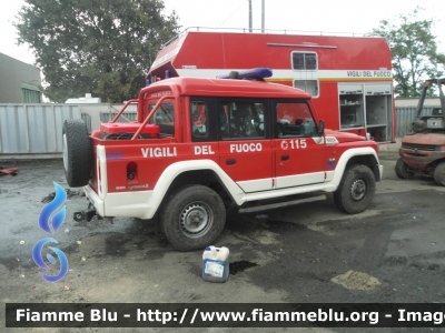 Iveco Massif
Vigili del Fuoco
Comando Provinciale di Pavia
Distaccamento Permanente di Vigevano (PV)
Fuoristrada allestimento Iveco-Magirus
Automezzo acquistato dalla Regione Lombardia
VF 26127

*Incendio ditta smaltimento rifiuti Eredi Bertè Mortara 2017*
Parole chiave: Iveco Massif VF26127